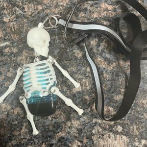 Bath and body work skeleton holder